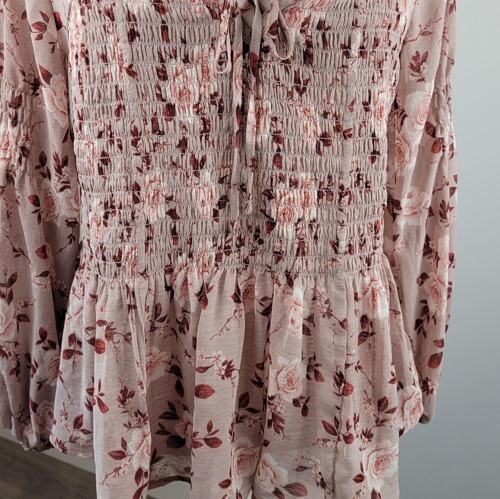 American Eagle floral Smocked blouse small blush long sleeved - Picture 6 of 8